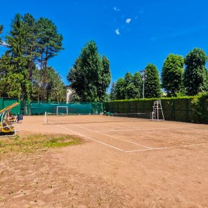 Теннисный корт в санатории Орджоникидзе в городе Кисловодске - фотография