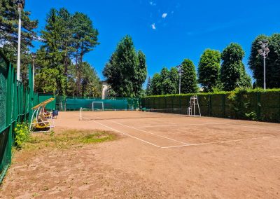 Теннисный корт в санатории Орджоникидзе в городе Кисловодске - фотография