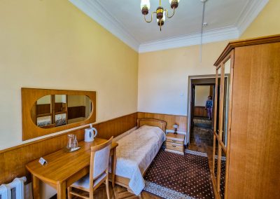 1 местный номер в санатории Орджоникидзе в городе Кисловодске - фотография