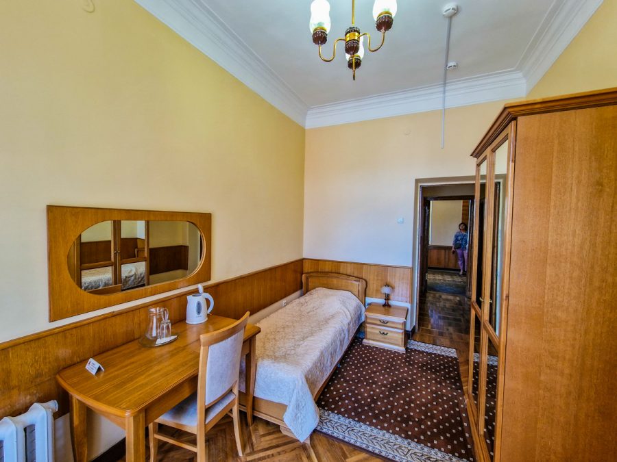 1 местный номер в санатории Орджоникидзе в городе Кисловодске - фотография