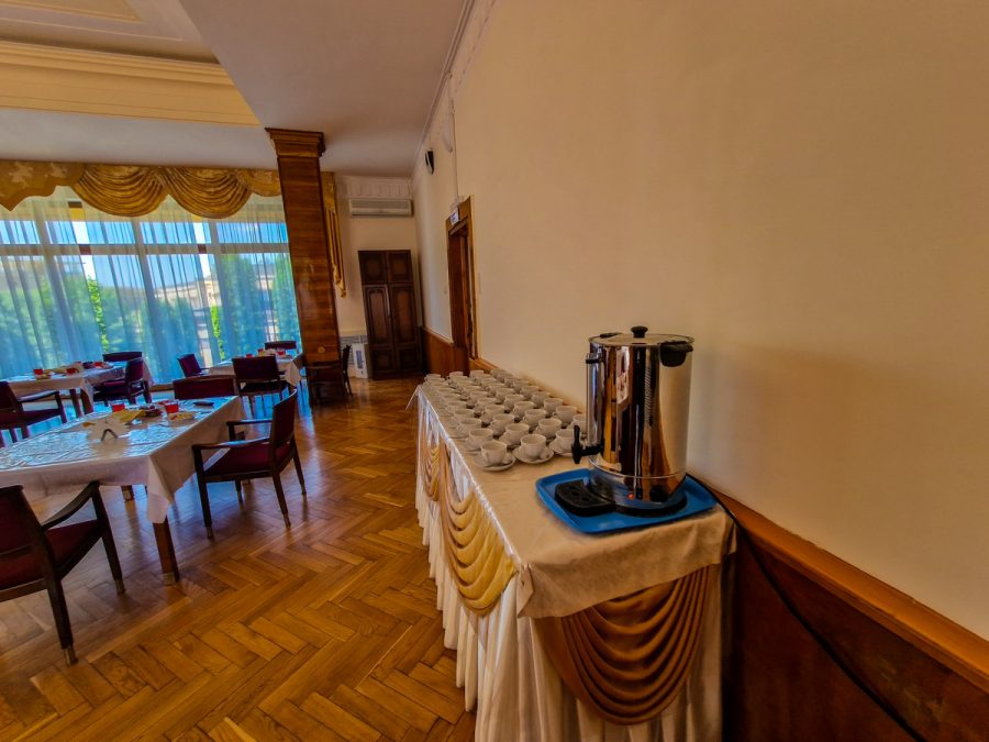 Столовая в санатории Орджоникидзе в городе Кисловодске - фотография