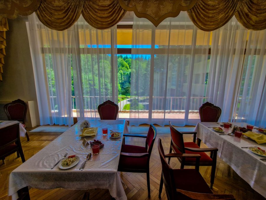 Столовая в санатории Орджоникидзе в городе Кисловодске - фотография