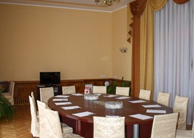 Конференц зал в санатории Орджоникидзе в городе Кисловодске - фотография