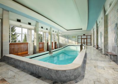 Бассейн в санатории Орджоникидзе в городе Кисловодске - фотография