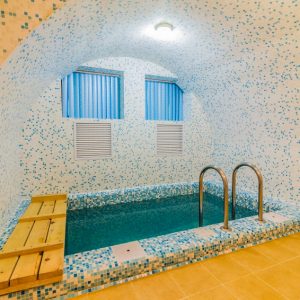 Бассейн в санатории Орджоникидзе в городе Кисловодске - фотография