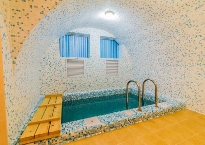 Бассейн в санатории Орджоникидзе в городе Кисловодске - фотография