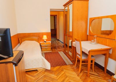 1 местный номер в санатории Орджоникидзе в городе Кисловодске - фотография