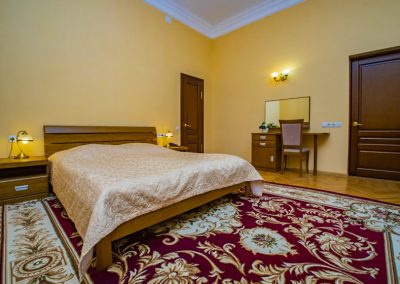 Семейный 2 комнатный номер в санатории Орджоникидзе в городе Кисловодске - фотография