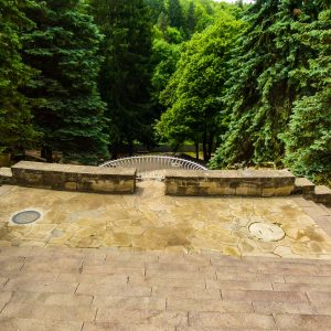 Ступеньки в санатории Орджоникидзе в городе Кисловодске - фотография