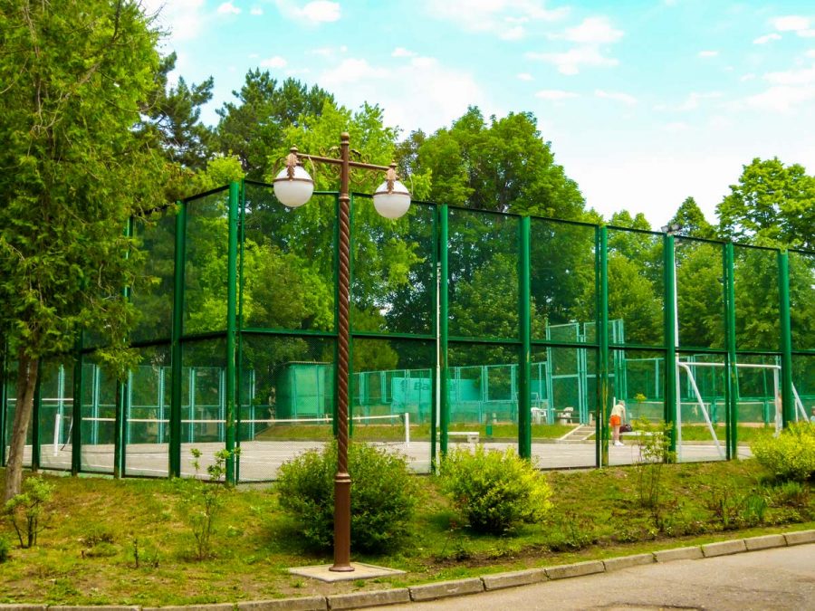 Теннисный корт в санатории Орджоникидзе в городе Кисловодске - фотография