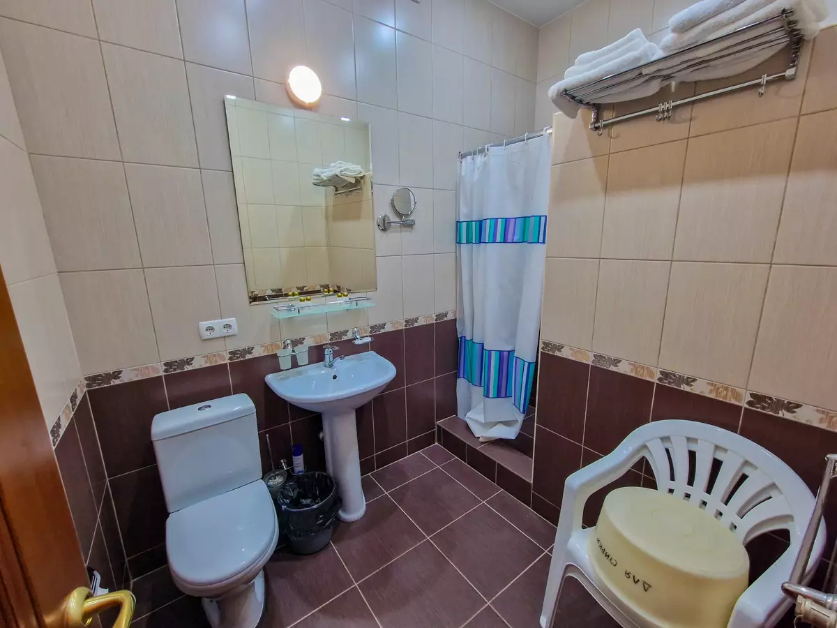 2 местный номер 1 категории в санатории Орджоникидзе в городе Кисловодске - фотография