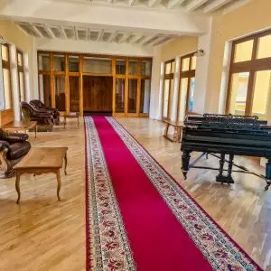 Коридор в 1 корпусе в санатории Орджоникидзе в городе Кисловодске - фотография