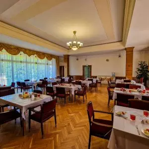 Столовая в санатории Орджоникидзе в городе Кисловодске - фотография