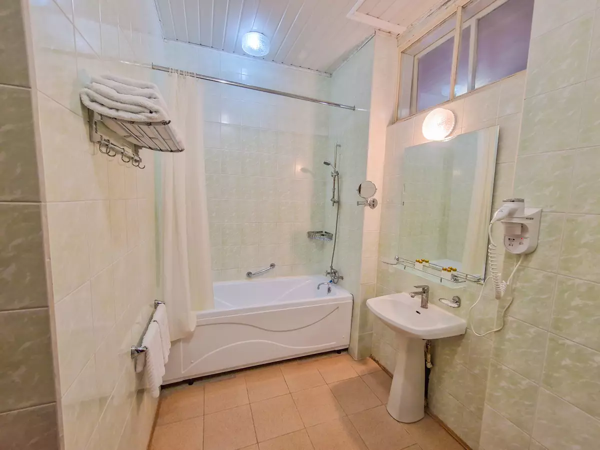 Номер «Студия» в санатории Орджоникидзе в городе Кисловодске - фотография