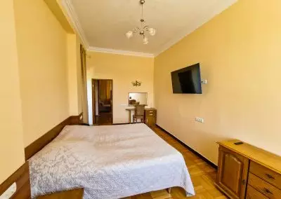 Номер «Студия» в санатории Орджоникидзе в городе Кисловодске - фотография