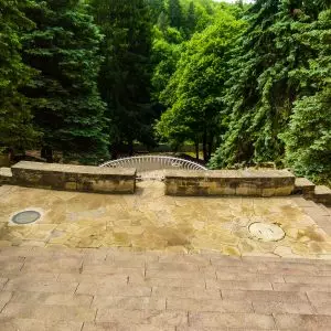 Ступеньки в санатории Орджоникидзе в городе Кисловодске - фотография