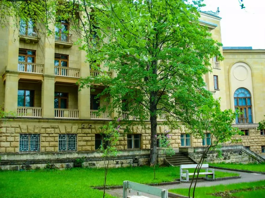 3 корпус в санатории Орджоникидзе в городе Кисловодске - фотография