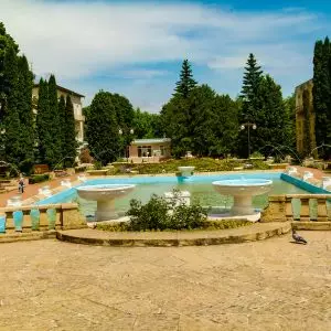 Фонтан в санатории Орджоникидзе в городе Кисловодске - фотография